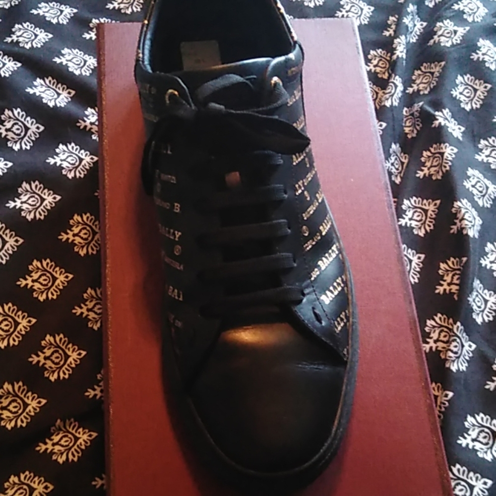 Bally sneaker size 46